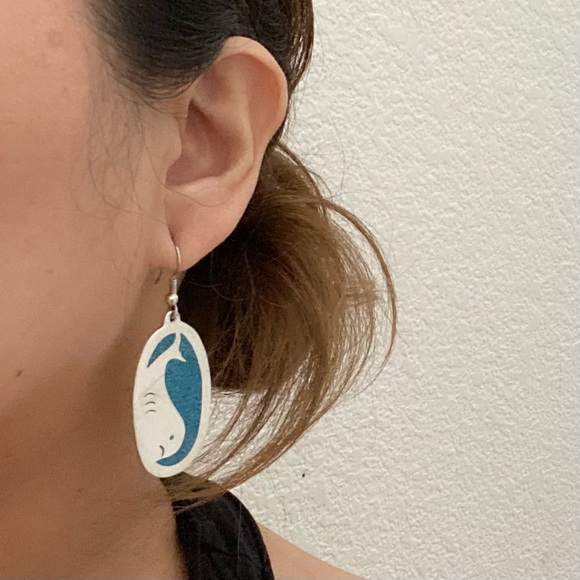 Vintage Unsigned Sterling Silver Whale Turquoise Inlay Drop Earrings - Picture 3 of 9